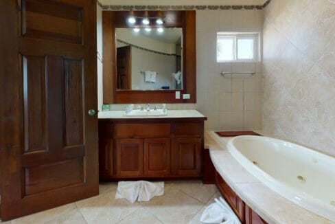 Grand-Caribe-A1-Bathroom